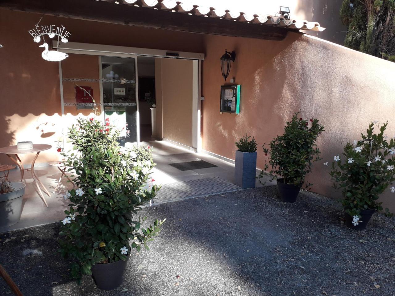 Le Mas Du Colombier Cadenet Exterior foto